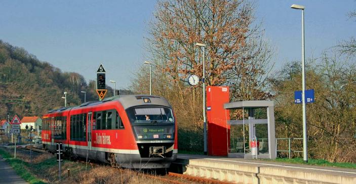 - Ütemes menetrend - Közvetlen vonatok a nagyvárosig (Jena) - Jó menetidő -
