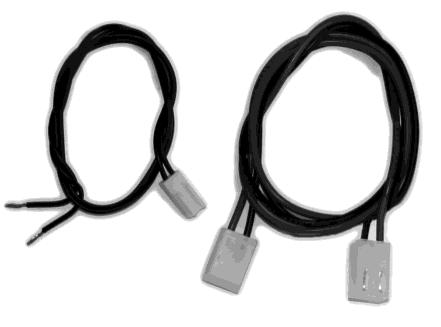 A kimenet alapban nyitott, ami bekapcsolt állapotban 0V-ra zár (nyelő típusú). SmartLiving 1050 központ külső tápegység maximum 13,8V általános fogyasztó (12V) 3.10 Kiegészítő modulok 3.10.1 AUXREL32 Az AUXREL32 tápfeszültség osztó és 2 relés modul (nem tartozék!