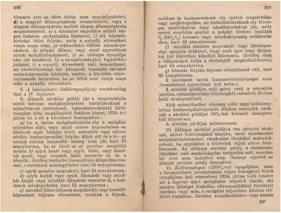 vagy ezzel egyenlőnek tart.