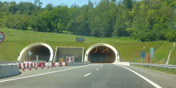 Stratégiák vs. Projektek?