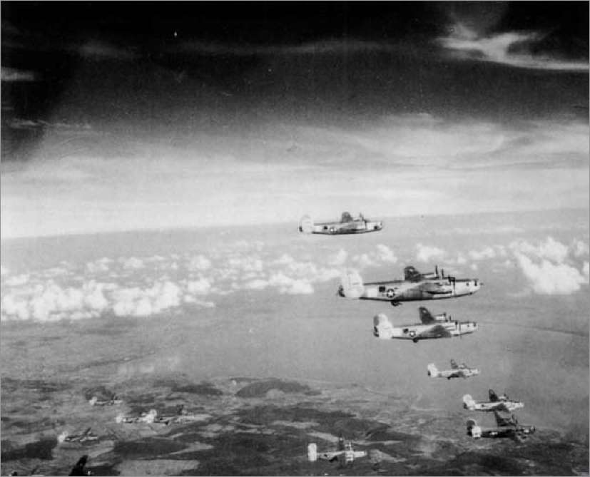 Közvetlen támadások a két járás területén A 451 st BG Uberatorai a Balaton 45. kép útban Wien felé 1944. október 13-án ta mellett. A bombázó kivált kötelékéből és délkeleti irányba távozott.