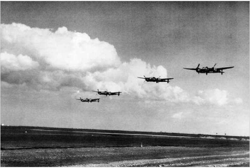 Repülőterek a Celldömölki járás területén 76. kép A 14 tb FG P-38 -asai Triolo légitámaszpontja felett Dátum Idő 1945. febr. 20. 11.54-13.