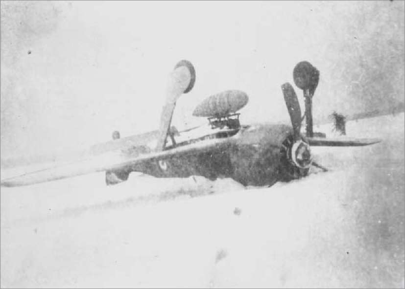 Repülőterek a Celldömölki járás területén 79. kép Sörlei Kázmér hadnagy zuhanása 1945. január 26-án Győr Pápa vonalon, ahol majd megmondják, hol az. alakulatom.