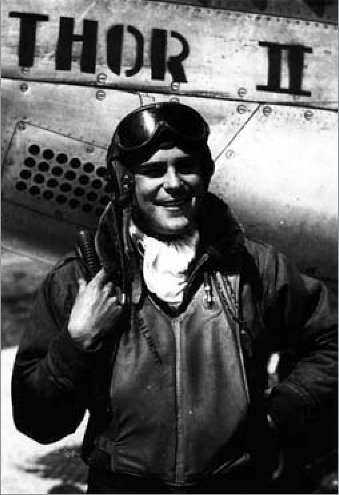 Megkezdődnek az átrepülések Pilóta Század Repülőgép jelzése Karácsonyi Mihály hdgy Molnár László hdgy. Lt. Hasso Hildendorft Oblt. Fritz Eberhard Fw. Heinrich Dörr Lt. Fritz Boldenau Obfr.