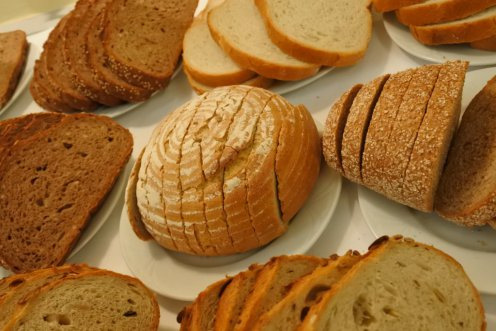 A szakbizottság kibıvített ülésén résztvevık eszmét cseréltek a maláta és a kovász felhasználási területeinek sokszínőségérıl, azok elınyeirıl.