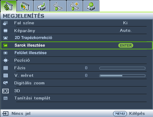 3. Nyomja meg a / / / gombot a trapéztorzítás értékeinek módosításához. A QUICK INSTALL gomb használata 1. Nyomja meg a QUICK INSTALL gombot a távvezérlőn. 2.