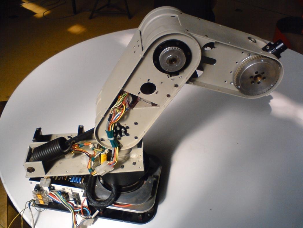 Projekt leírás fx telepítésű, karos robot R 5 típusú