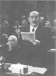 Katonai díszszemle a Sztálin-szobornál, 1953. április 4.