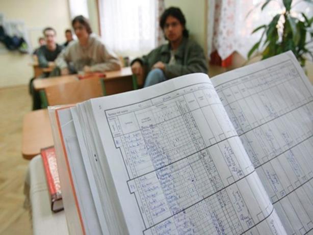 Axiomatikusnak tekinthetjük, hogy az emberek úgy tanulnak, ahogy értékelik, s nem úgy, ahogy tanítják őket. 2.
