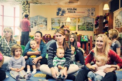 120 órás tréning alkalmazottaknak, továbbképzések, Sztenderdizált, folyamatosan fejlődő szakmai program folyamatos minőségellenőrzés Eredmények: Első helyezett: Családbarát munkahely (2016), Első