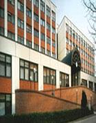 Szent-Györgyi Albert Klinikai Központ 2005. január 1.: A Szegedi Tudományegyetem Egyetemi Tanácsa az ÁOK betegellátó szervezeti egységeiből létrehozza az ÁOK Klinikai Központot 2007.