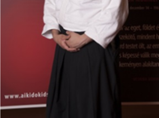 Ujvölgyi Péter (2.dan) 1988- Gyerekként 8 évig judót gyakorolt, az aikidoval 2008-ban ismerkedett meg, az Aikidoarts Budakeszi csoportjában.
