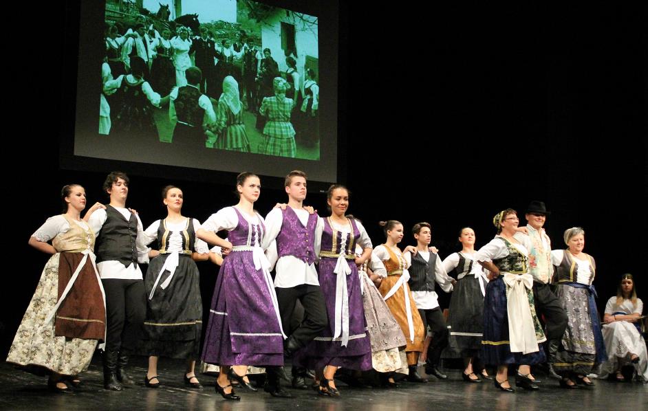 Br.3. Publika je pljeskala, a more nam je sviralo HOŠIG-OVA KAZALIŠNA PREDSTAVA U NARODNOM KAZALIŠTU ZADAR HOŠIG-ova Literarna i plesna scena je od 22. do 25.