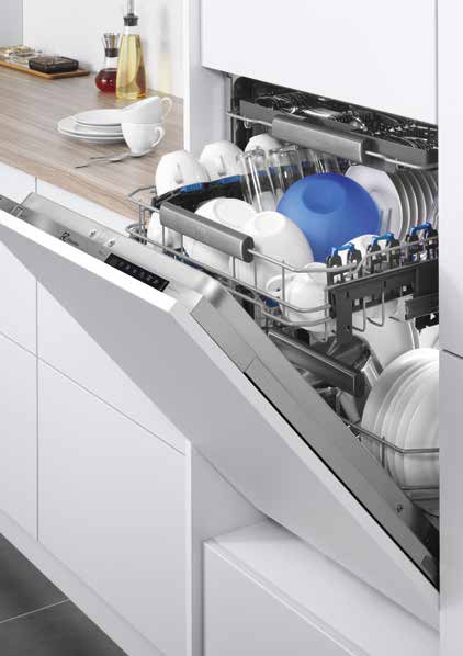 Bevezetés mindennapokhoz tervezve Bemutatjuk az Electrolux RealLife mosogatógépeket. Szögletes tányérok? Extra nagy borospohár? Mély tésztástál?