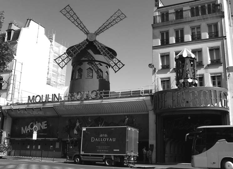 A Vörös Malom Utolsó nap kissé összeszorult szívvel szálltunk fel a metróra, hogy találkozhassunk a Montmartre kacskaringós utcáival, a Moulin Rouge vöröslő szélmalmával, a XIX.