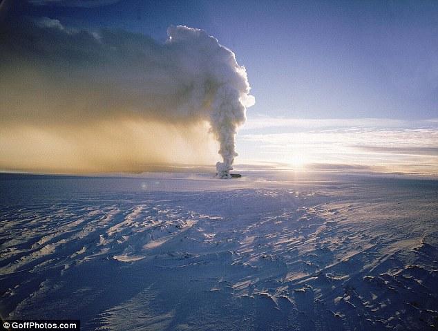 Szimulációk a szabad légkörben < 850 hpa (z > 1,5 km) elhanyagolható: nedves üleedés turbulens diffúzió nagy skálán [htt://www.dailymail.co.