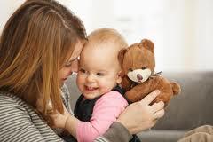 Kötődés kritériumai A kötődési személy (anya/apa) iránti preferencia Szeparációs viselkedés az anya távollétében Specifikus viselkedésformák