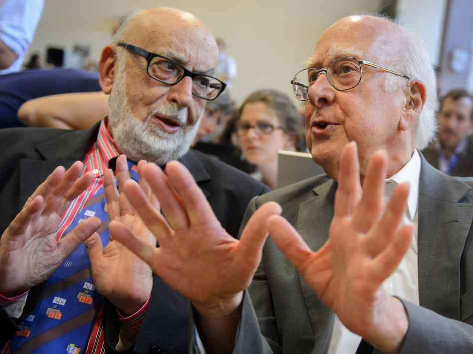 Nobel díj 2013. Francois Englert & Peter Higgs Az ő sok évvel korábbi elméleti jóslatuk alapján indult meg az izgalmas kísérleti kutatás a Standard Modell hiányzó részecskéje, a Higgs bozon után.