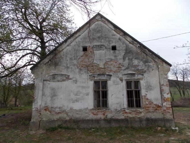 Az új református templom Épült a felirat szerint 1884-ben Gazdatiszt háza Hetyei intézőé volt, egy ideig Tsz.