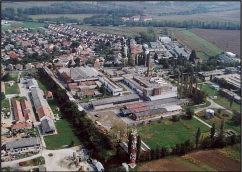 Az ipari park területe a 4 9. ábrán látható. 4 9. ábra: Bonyhád iparterülete, a Völgység Ipari Park, előtérben az Ema-Lion Bonyhádi Zománcáru Kft.