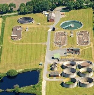 Földrajz 9. 16 Természeti földrajz II. Rajzoljuk le a talajvízforrás modelljét! Milyen rétegként működik ebben az esetben az agyag, a homok és a sóder?
