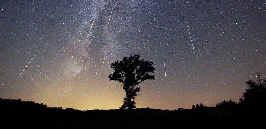 Kaptárkő Egyesület havi hírlevele - augusztus - Tombol a nyári szünet és a nyári szabadságok ideje, de most sem maradtok programok nélkül. Augusztus a hullócsillagok, a Perseida meteorraj hónapja.