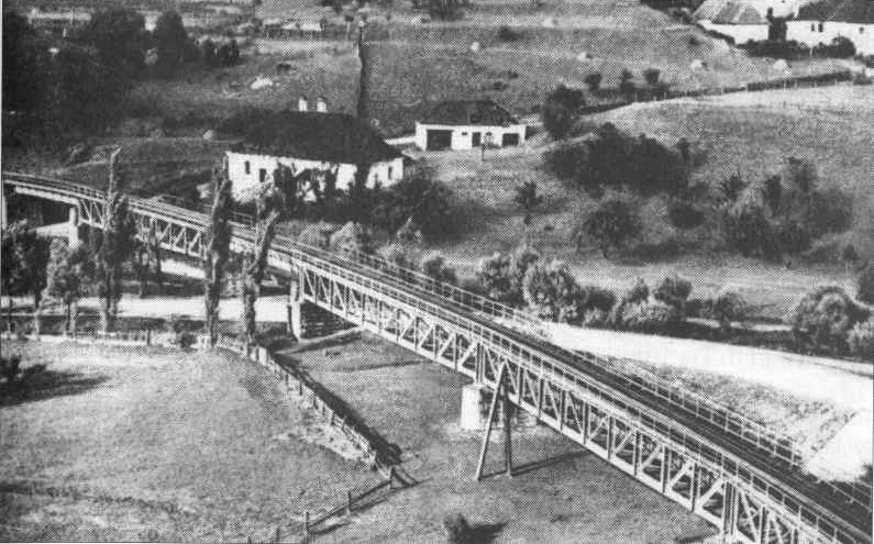 Ugyanez a szerkezet volt a pályában még 1940-ben is, amikor Észak-Erdély ismét Magyarországhoz került. A MÁV a vasszerkezetet véglegesre cserélte át, de 1944-ben ismét a háború áldozatává vált.
