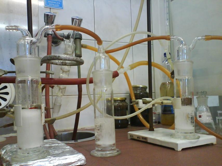 TCE % Szolubilizálószerek hatása a sztrippeléssel (laboratóriumi modellkísérlet) A lecsökkent illékonyság miatt nagyobb a