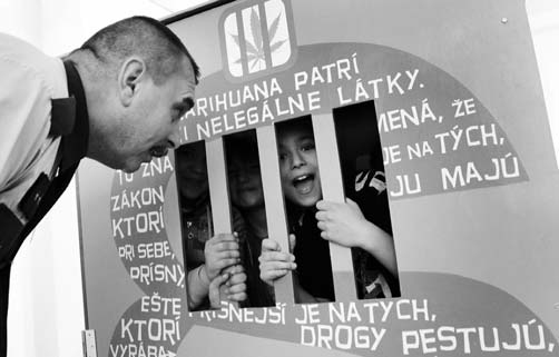 jún 2010 5 RÔZNE Tvoja správna voľba interaktívna tvorivá dielňa Okresné riaditeľstvo policajného zboru v Galante sa zapojilo do projektu pod názvom Tvoja správna voľba, ktorý sa realizoval v dňoch