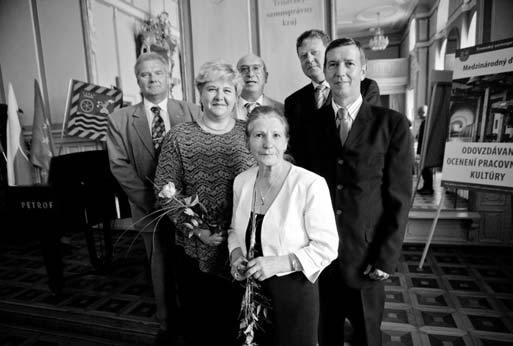RÔZNE 6 GALANTSKÉ NOVINY Májové oslavy v Galante Májové oslavy, ktoré pripravilo mesto Galanta sa uskutočnili 30. apríla 2010 na Mierovom námestí pred Mestským úradom v Galante a 1.
