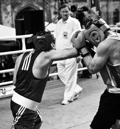 ŠPORT 8 Boxing One v Galante Vsobotu 29. mája 2010 sa uskutočnil na nádvorí Neogotického kaštieľa v Galante medzinárodný zápas stredoeurópskej ligy Boxing One v kategórii senior.