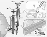 Tárolás 59 5. A hátsó kerékpár mindkét kerekét erősítse hozzá a keréktartókhoz is, a hevederek segítségével.
