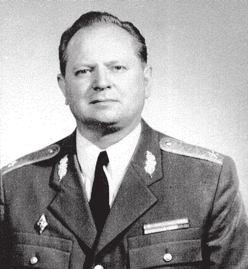 FEHÉR FERENC mk. vezérőrnagy 1923. június 5-én született Aradon. 1950-ben lépett be a hadseregbe alhadnagyként.
