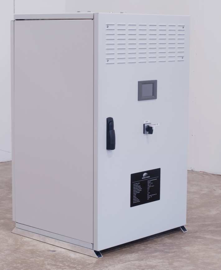 A definiált t<0,1msec paraméterrel üzemelő MERUS -TTEMI HU szűrője állja a terhelést! A képen a MERUS 100A -400-50 -4W TTEMI HU típusú aktív harmonikus zavarszűrő látható.