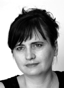 EDIT KULCSÁR The Road from Reality to Stage Magic A Close-up of Hungarian Theatres Outside Hungary and Theatres in Romania It was a long while before when I last felt as deliberated, elevated and