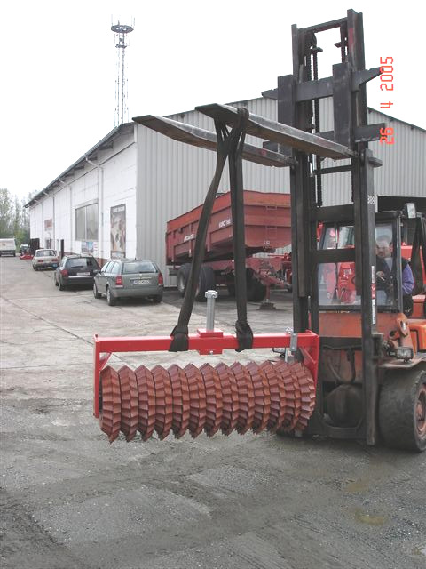 - 23 13. Összeszerelés (PW 540 ASL MASTER PW 1240 AS MAGNUM) A lengőkeretek a következőképpen kapcsolhatók össze a félig függesztett géppel: 1.