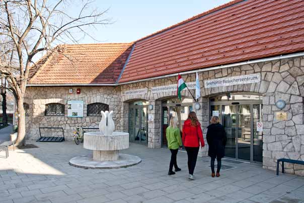 2015-től új látogatóközpont a