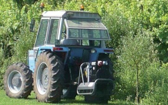 PTO generátorok mezőgazdasági traktor meghajtással A mezőgazdaságban a korszerű termelési kultúrák elterjedésével egyre nagyobb az igény a biztonságos villamosenergia ellátásra.