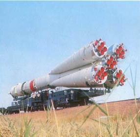 8. ábra: A Szemjorkától a Szojuz űrkomplexumig [1] Az ismételt fejlesztések eredményeként született meg a Voszhod, majd pedig a még ma is használt, többször korszerűsített Szojuz rakétakomplexum.