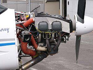 2. Csoportosítás és alapvető működés Dugattyús motor légcsavar hajtására Lycoming O-320-D2A a Symphony SA-160 repülőgépen
