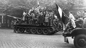 október 20. (csütörtök) 18.00 VMK színházterem Felkelt a nép A TIT Váci Mihály Irodalmi Színpad verses történelmi műsora 1956 emlékére. Szereplők: Sz.