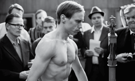 Mozinet filmnapok Október 29. (szombat) 15.00 Olli Maki legboldogabb napja (feliratos finn dráma, 92 2016) Az alkotás elnyerte a Cannes-i Filmfesztivál Un Certain Regard szekciójának fődíját.