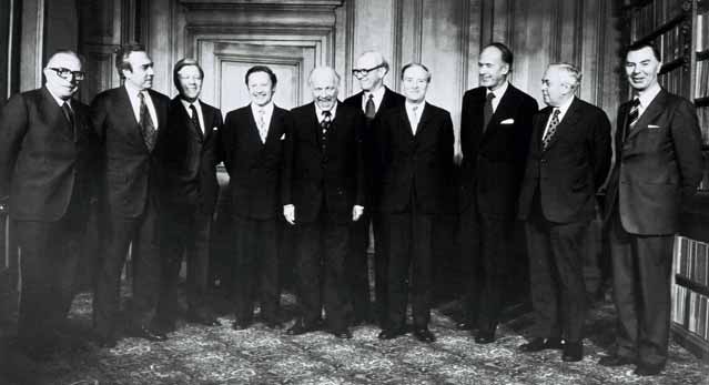 Az Európai Tanács kezdetei A koppenhágai csúcstalálkozón (1973. december) döntés született arról, hogy a jövőben minden olyan esetben csúcstalálkozót rendeznek majd, amikor az szükségesnek bizonyul.