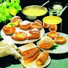 Cukrászipar PUDINGPOROK, KRÉMPOROK ADAGOLÁS KISZERELÉS CPT Főzött pudingok és krémek készítéséhez (vaníliás) CPT: 80-130 g Cukor: 80-130 g Tej: 1 liter 15kg / zsák CPT CLASSIC Főzött pudingok és