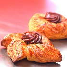 Cukrászipar PUDINGPOROK, KRÉMPOROK ADAGOLÁS KISZERELÉS DOLCE NERO kakaós töltelékek készítésére Dolce Nero: 1000 g Víz: 200-500 g 15kg / zsák DOLCE VITA Hideg úton készített vaníliás ízű krémekhez,