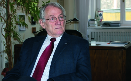 A gyógyszerészi érdekvédelem 2 évtizede Húsz évvel ezelôtt, 1989 július 15-én alakult meg a Magyar Gyógyszerészi Kamara, amelynek ötletét elôször 134 éve vetették fel.
