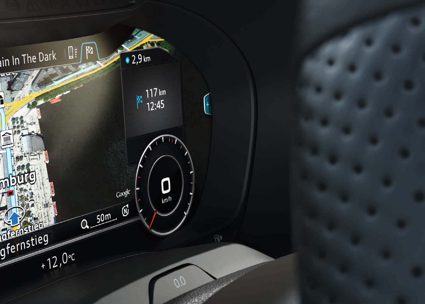 36 37 Több, mint csupán pillantás előre Könnyedén szemmel tarthatja a jövőt nap mint nap, hiszen a vezetőülésből is jól láthatja az Audi virtual cockpit, az extrafelszerelésként kapható, teljes