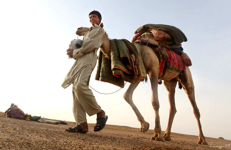 3. Nap - Bikaner - Jaisalmer (330 km) Reggeli után meglátogatjuk a bikaneri Junagarh erıdöt. Ebéd után kijelentkezés a hotelból majd a Thar Sivatag szívébe, Jaisalmerbe utazunk.