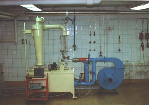 114 1. ábra A gomba két-dimenziós hőmérséklet profilja mikrohullámú szárításkor* *(Ponne, C. T. (1966). Interaction of electromagnetic energy with vegetable food constituents. Ph.D.