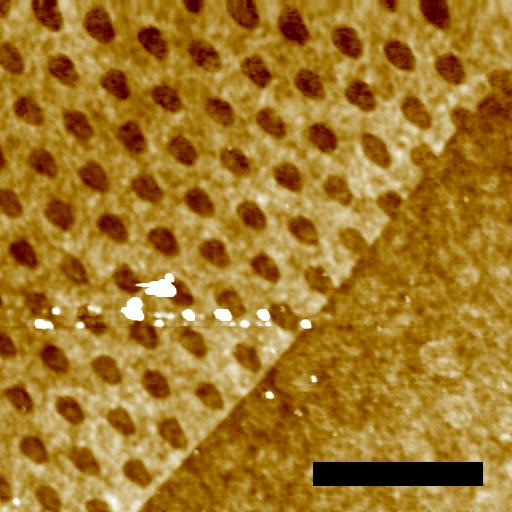 Karbotermikus marás 1 µm 1 µm 720 C, 1070 ml/min argonáram, 2 óra: a lyukak mérete